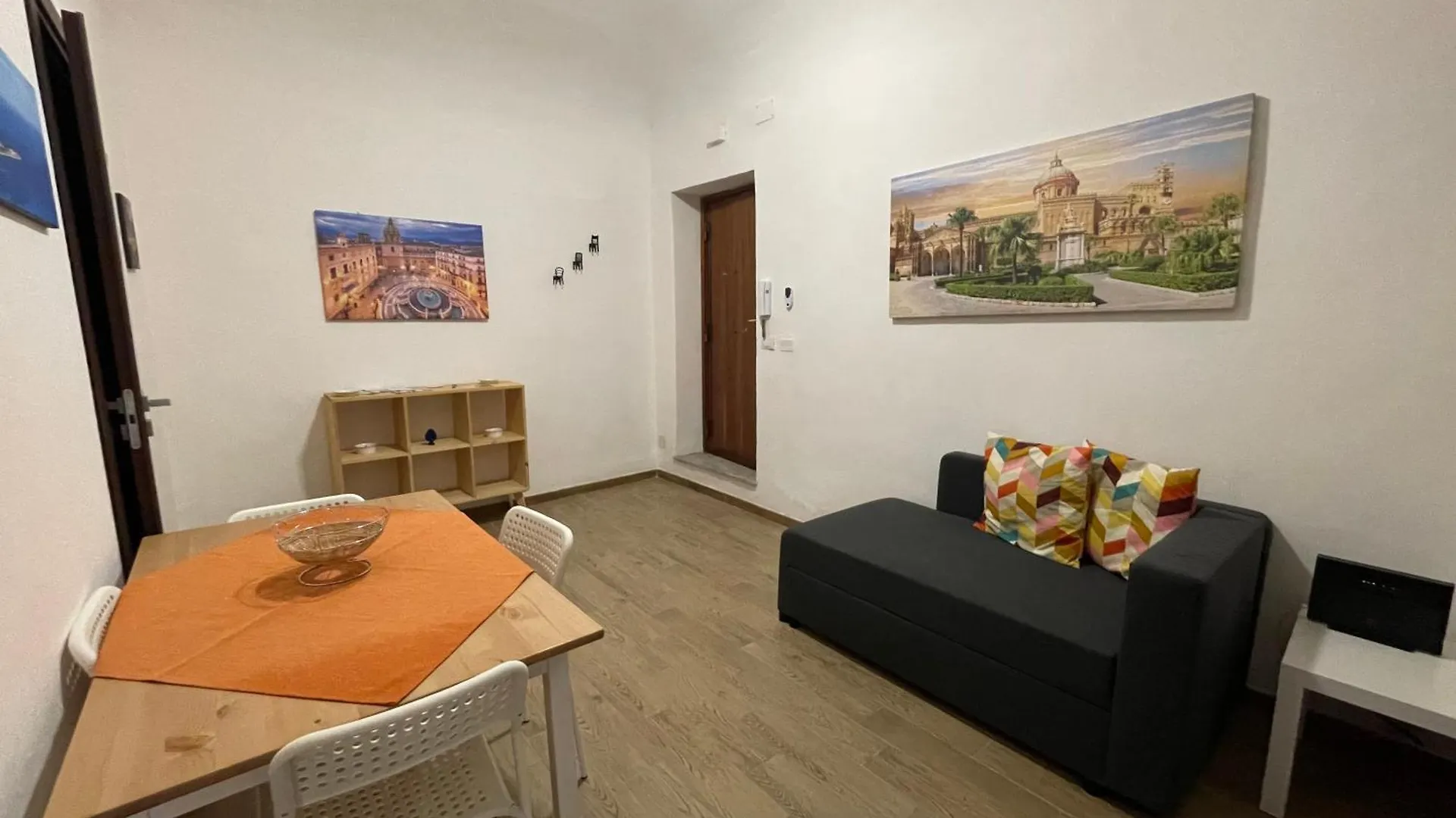 Le Colonne Del Massimo - Apartment In Front Of Massimo Theatre Palermo